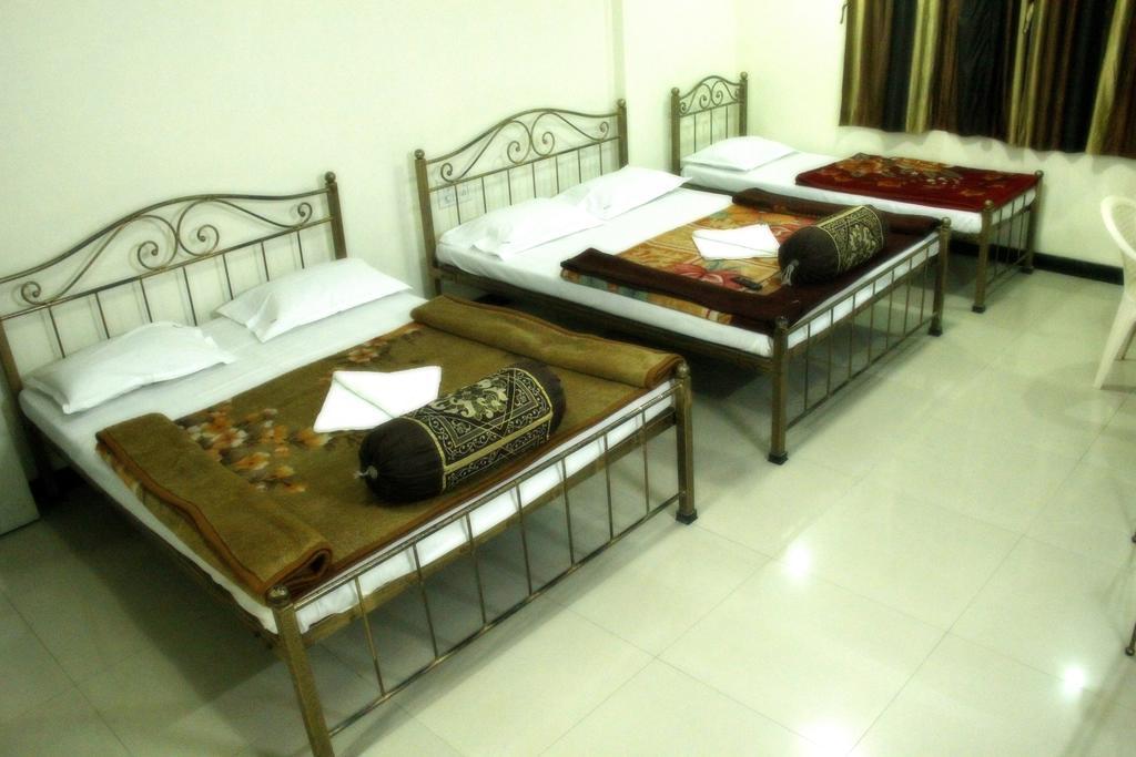 Mahābaleshwar Hotel Shanti Palace מראה חיצוני תמונה