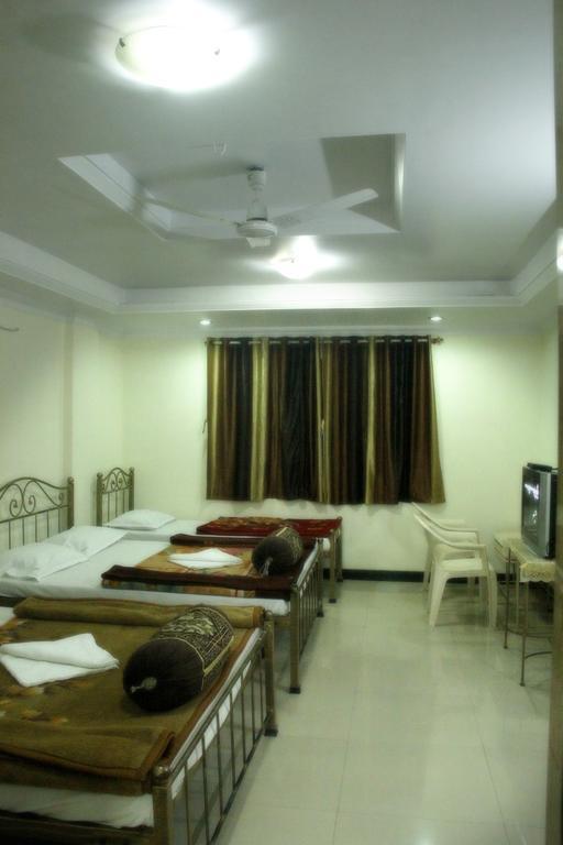 Mahābaleshwar Hotel Shanti Palace מראה חיצוני תמונה