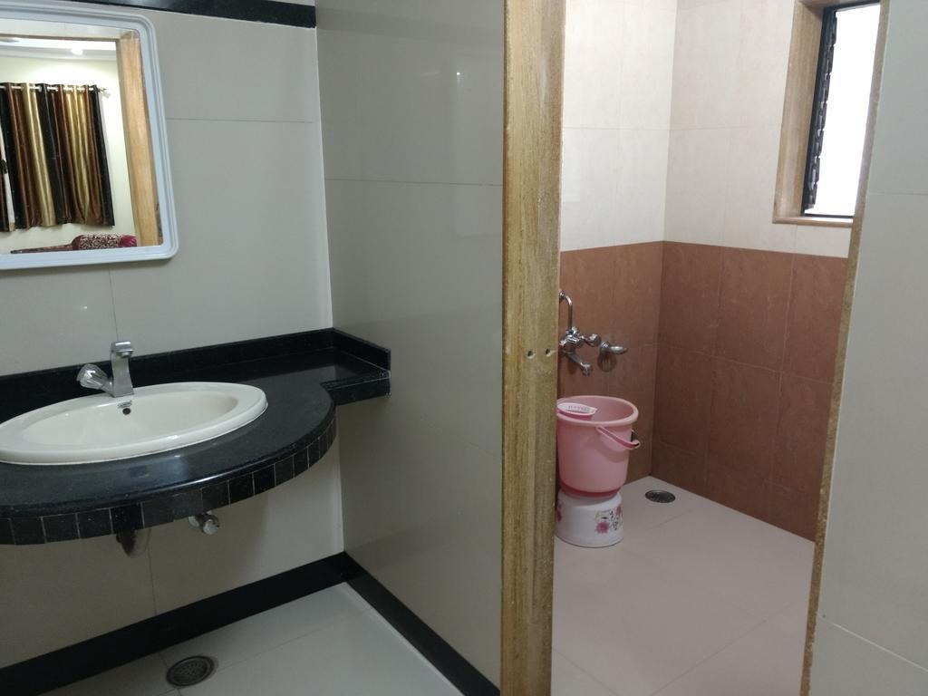 Mahābaleshwar Hotel Shanti Palace מראה חיצוני תמונה