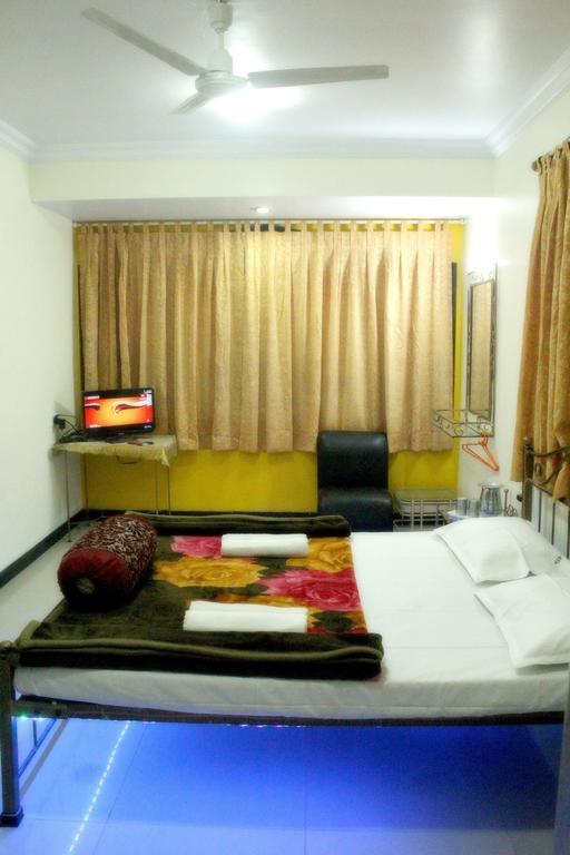 Mahābaleshwar Hotel Shanti Palace מראה חיצוני תמונה