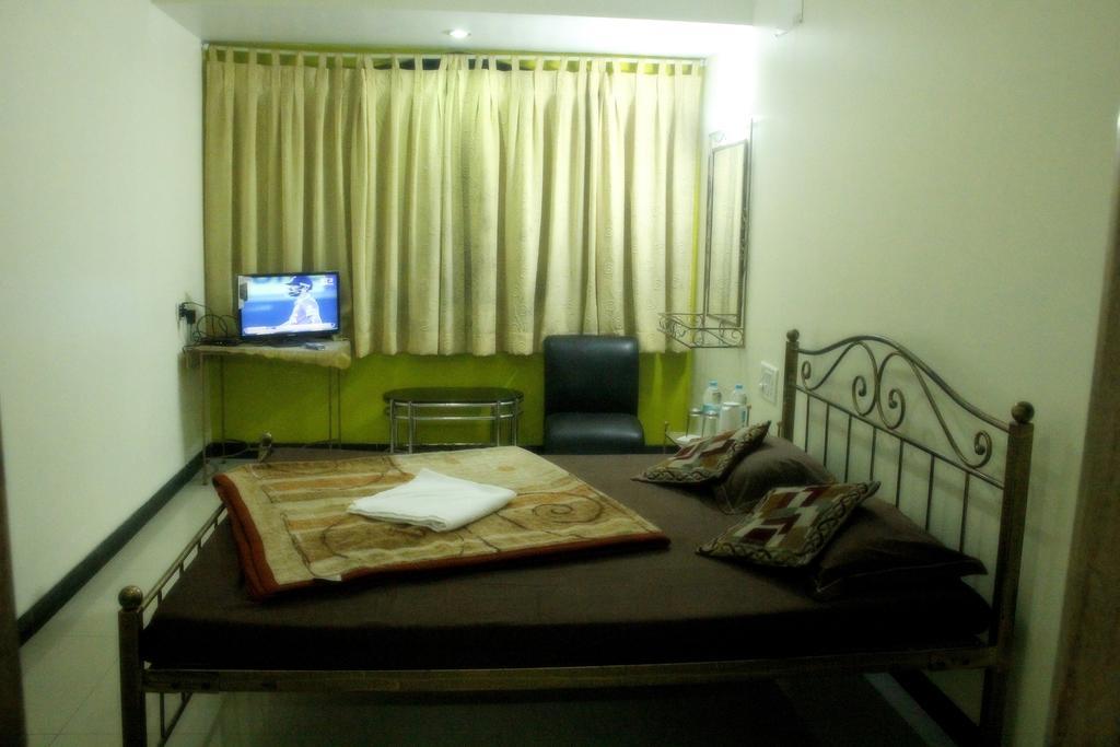 Mahābaleshwar Hotel Shanti Palace מראה חיצוני תמונה